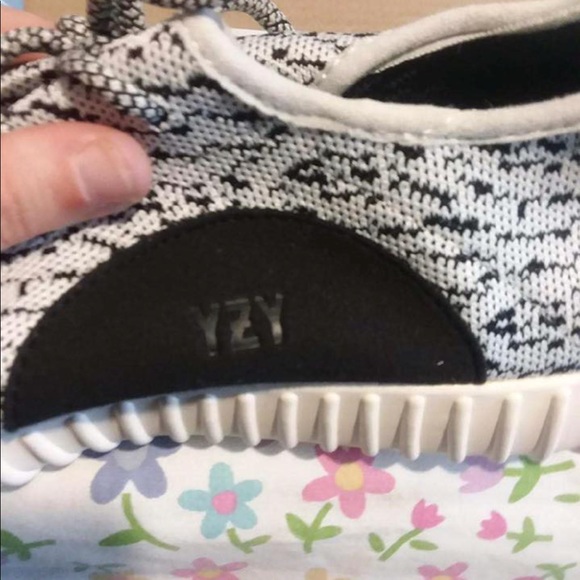 Yeezy boost 350 turtle dove - Picture 4 of 5