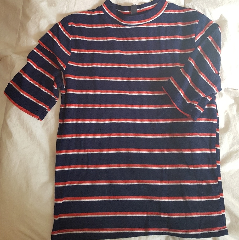Mock-neck short sleeve striped shirt