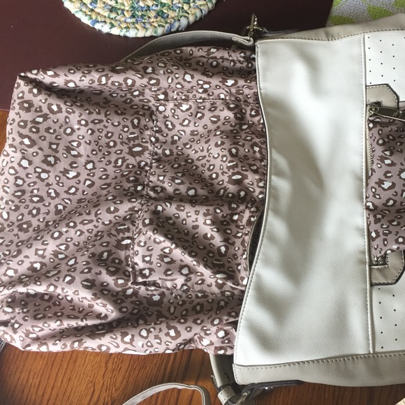 David Jones Paris Lg. White Taupe Faux Leat. Purse - Picture 5 of 8