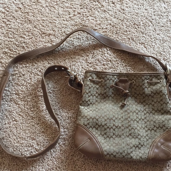 COACH purse - Picture 4 of 7
