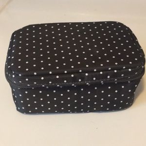 Thirty one zippered case