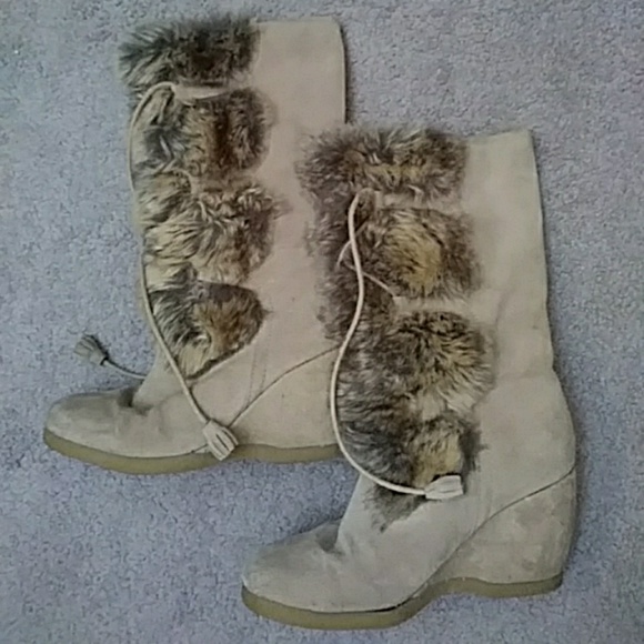 Steve Madden Boots with fur - Picture 1 of 4