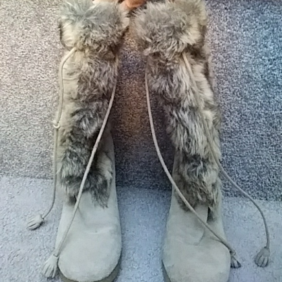 Steve Madden Boots with fur - Picture 2 of 4