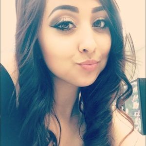 Meet your Posher, Mariela