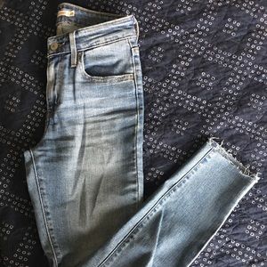 Levi's High Rise Skinny Crop Frayed Ankle Jeans 25