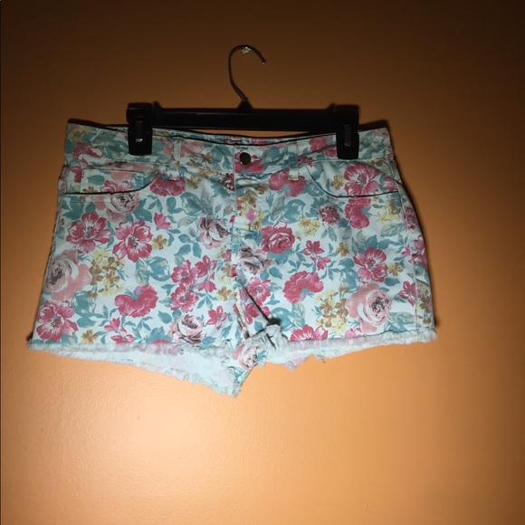 Floral High Waisted Shorts - Picture 1 of 3