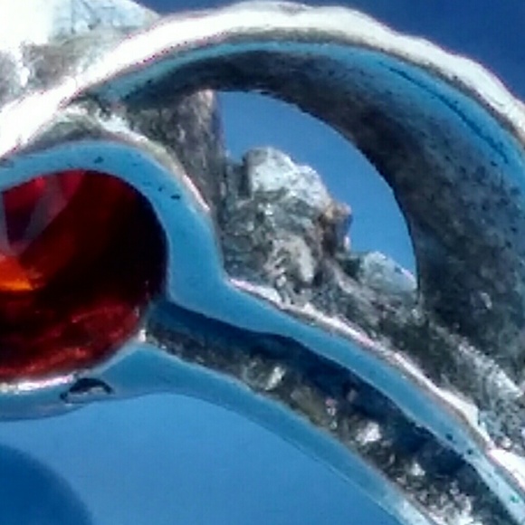 VINTAGE Sterling Silver Bezel Set Juicy Red NATURAL Gemstone Feather Detail Ring - Picture 4 of 8