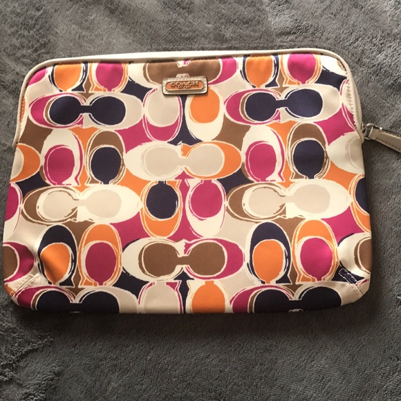 Authentic Coach iPad case! REASONABLE OFFERS! - Picture 1 of 1