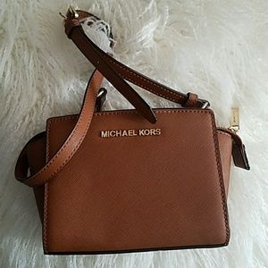 Michael Kors Mini Selma Crossbody