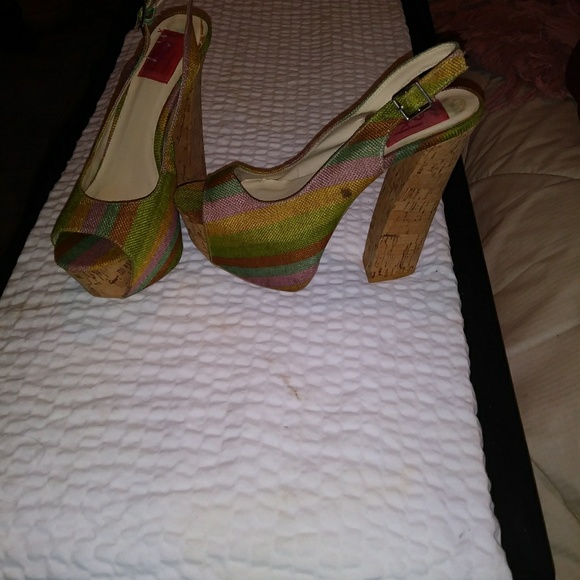 Heels - Picture 3 of 4