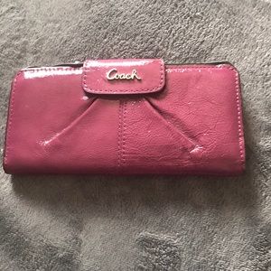 Authentic Coach wallet ! Some wear and tear!