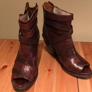 Freebird Joker booties