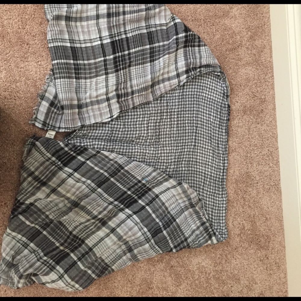 Reversible print scarf