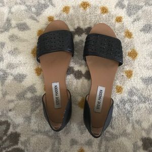Steve Madden Black Flat Sandals