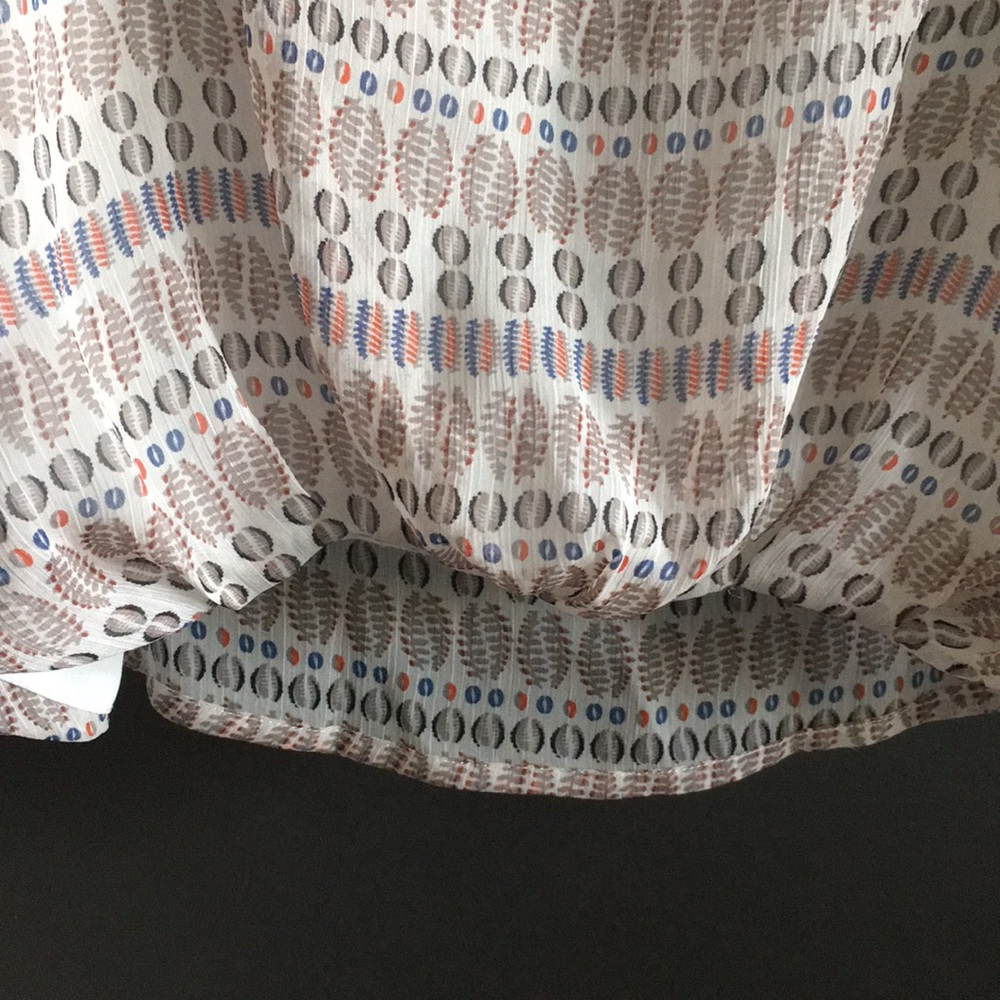 Beautiful New patterned shirt - Picture 2 of 3