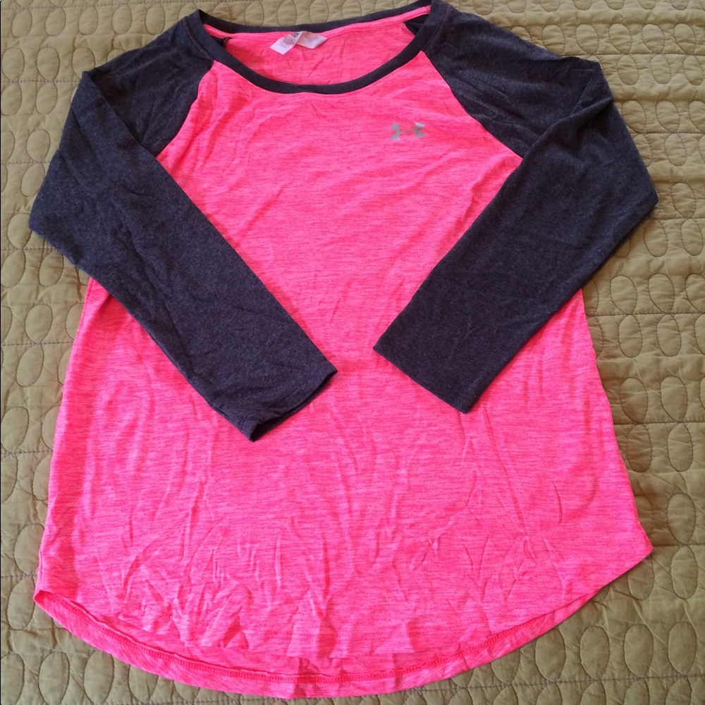 Under Armor 3 quarter sleeve