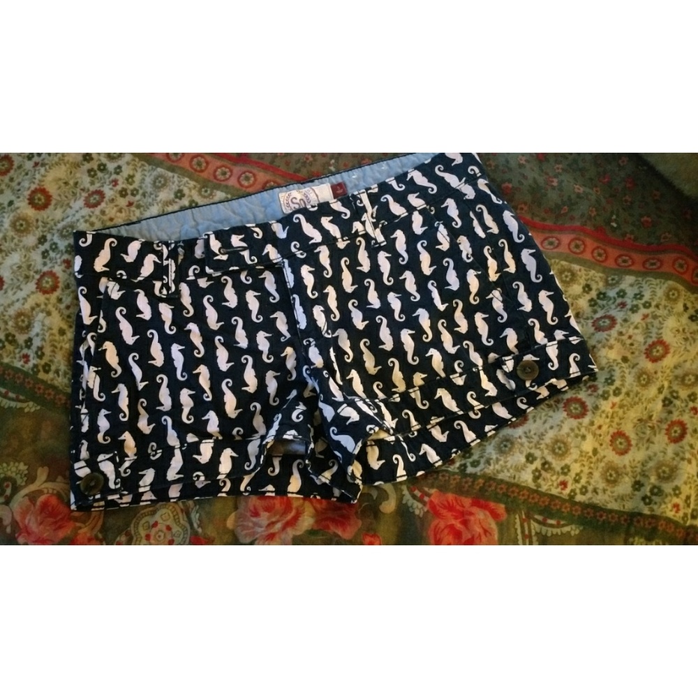 High Waisted Seahorse print shorts!