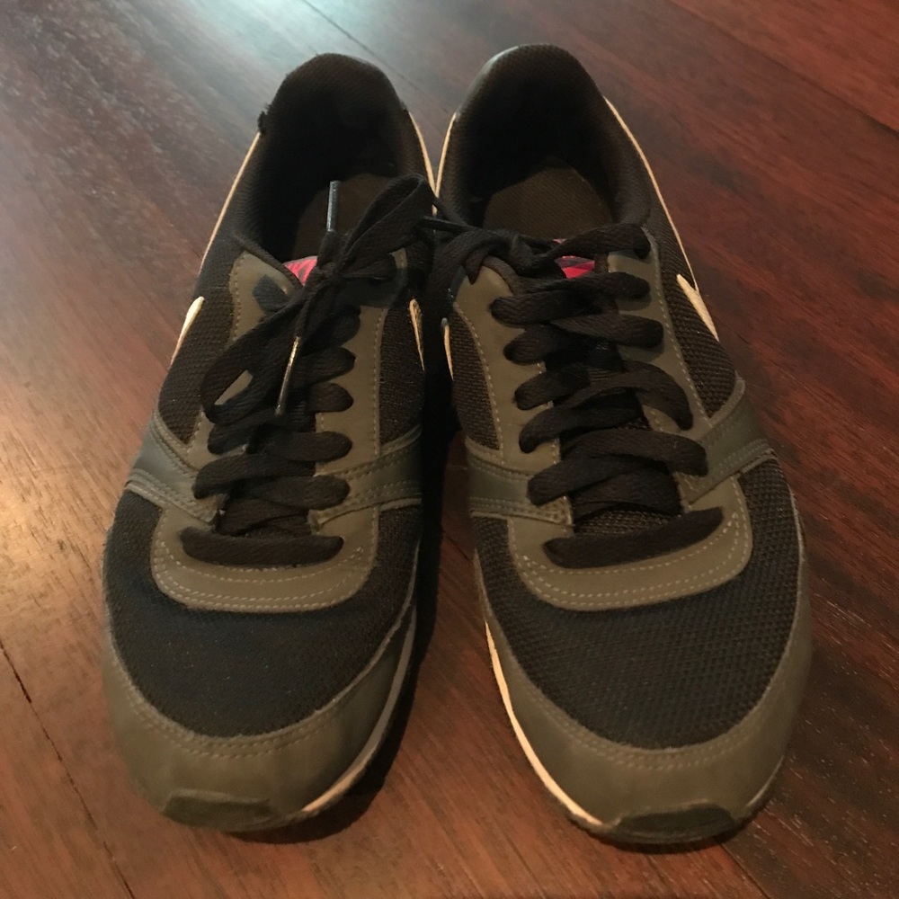 Nike womens sneakers size 6.5