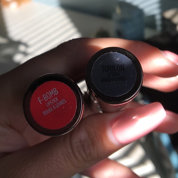 💋PRICE DROP Urban Decay Lipstick - Picture 3 of 3