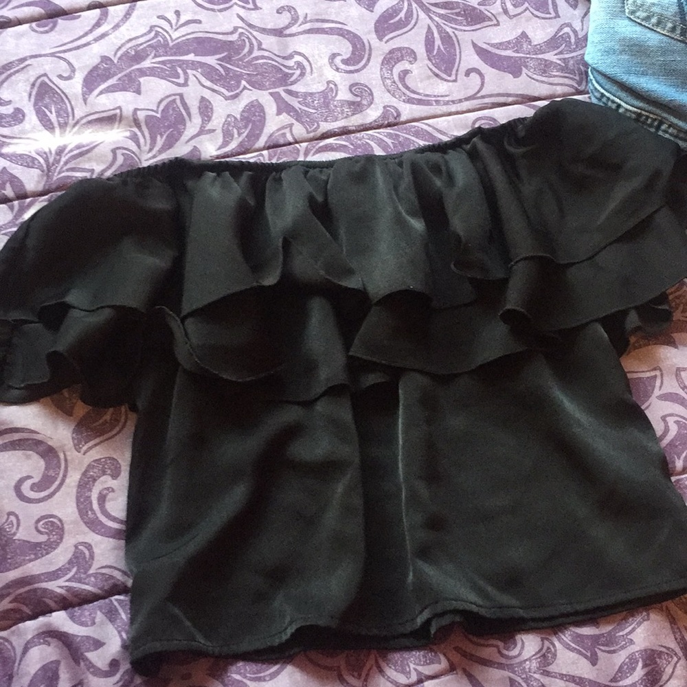 Off the shoulders shirt