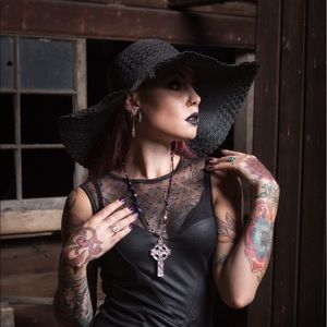 Meet your Posher, Rhiannon