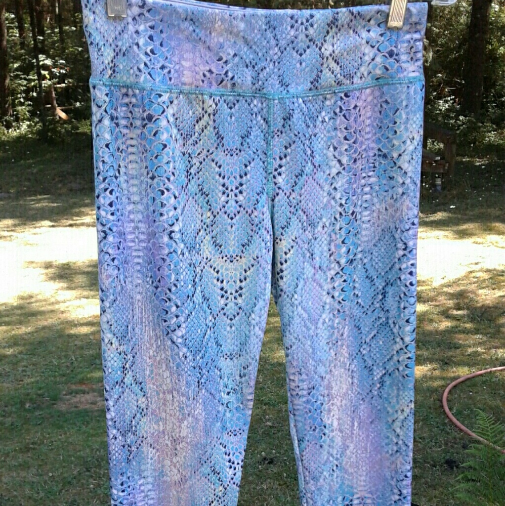 Energies size Medium Yoga Pants Pastel Animal EUC