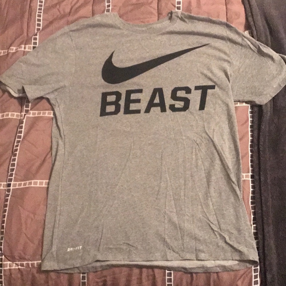 Nike tee