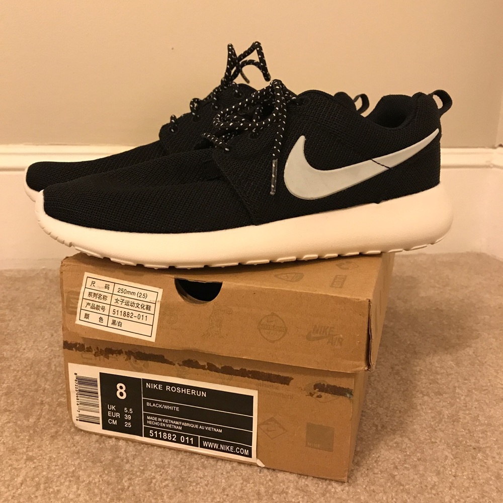 Nike Roshe Run - NIB - Size 8