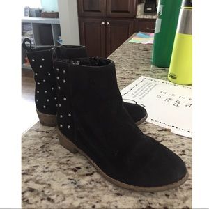 Girls size 12 black ankle boots with studs
