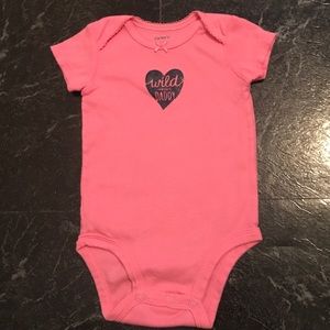 🦄Onesies "wild about daddy"