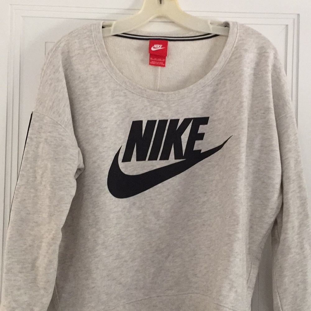 Nike Sweatshirt!