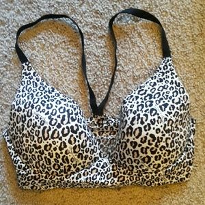 Brand new VS T-shirt Bra never been used