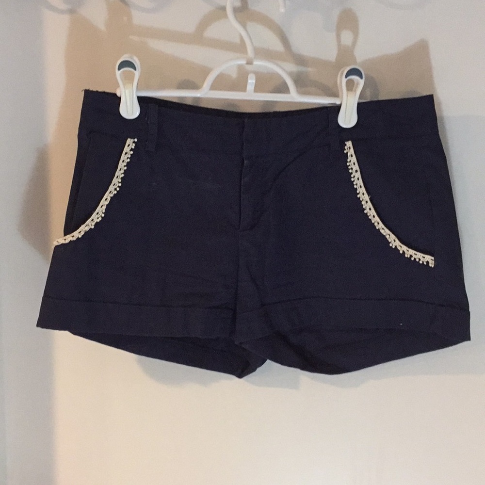 Dark blue/white trim shorts