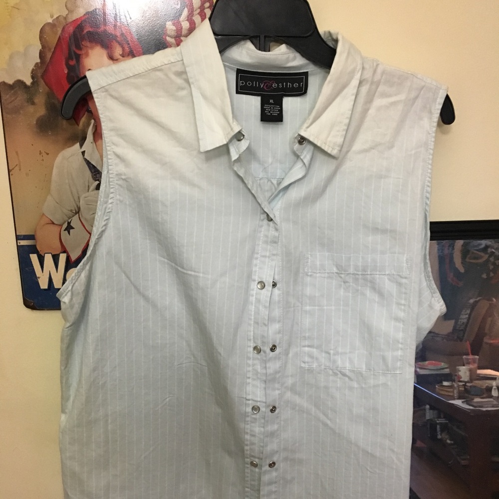 Sleeveless light grey button down XL size shirt