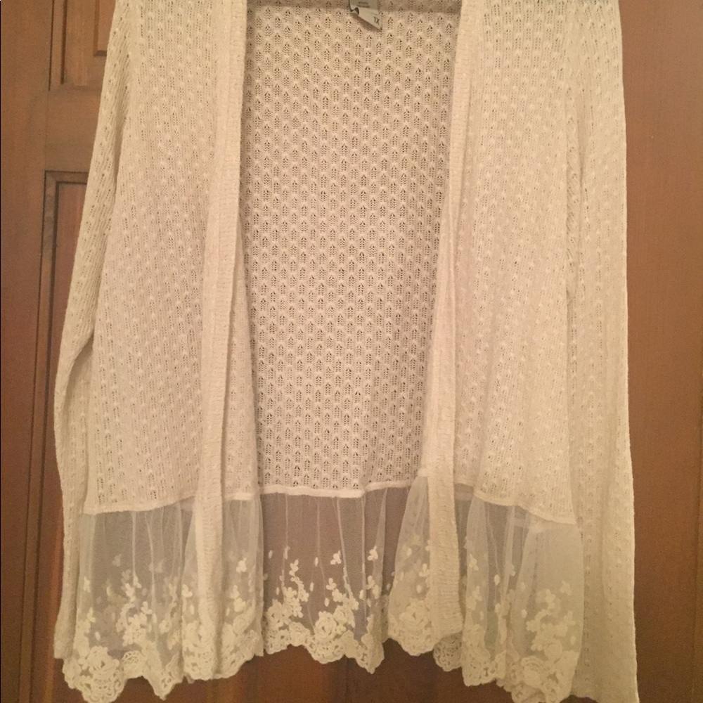 American Rag 1X ivory sweater soft with lace