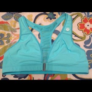 Lululemon Lift and Separate Front Clasp Sports Bra