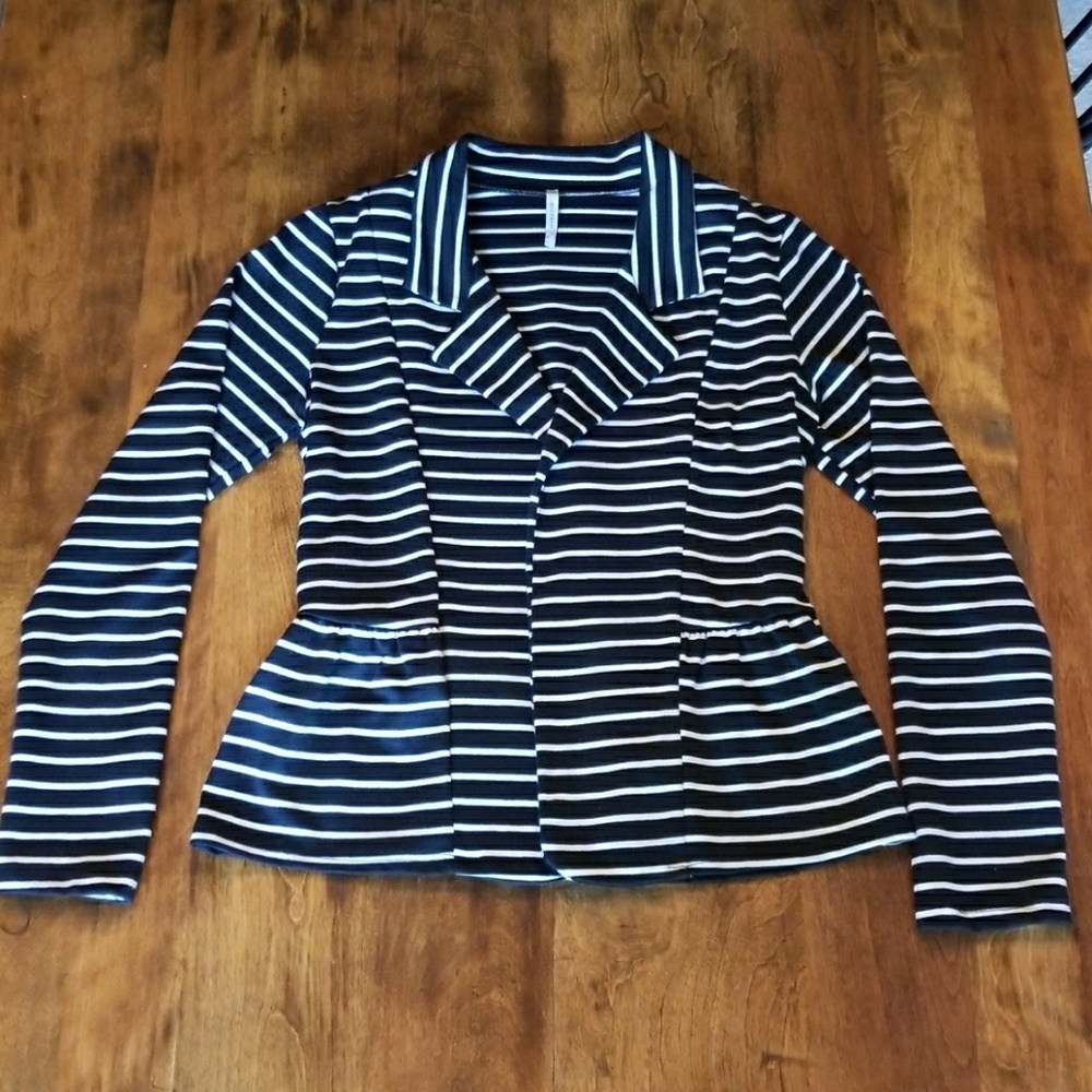 ❌Black & White Striped Blazer