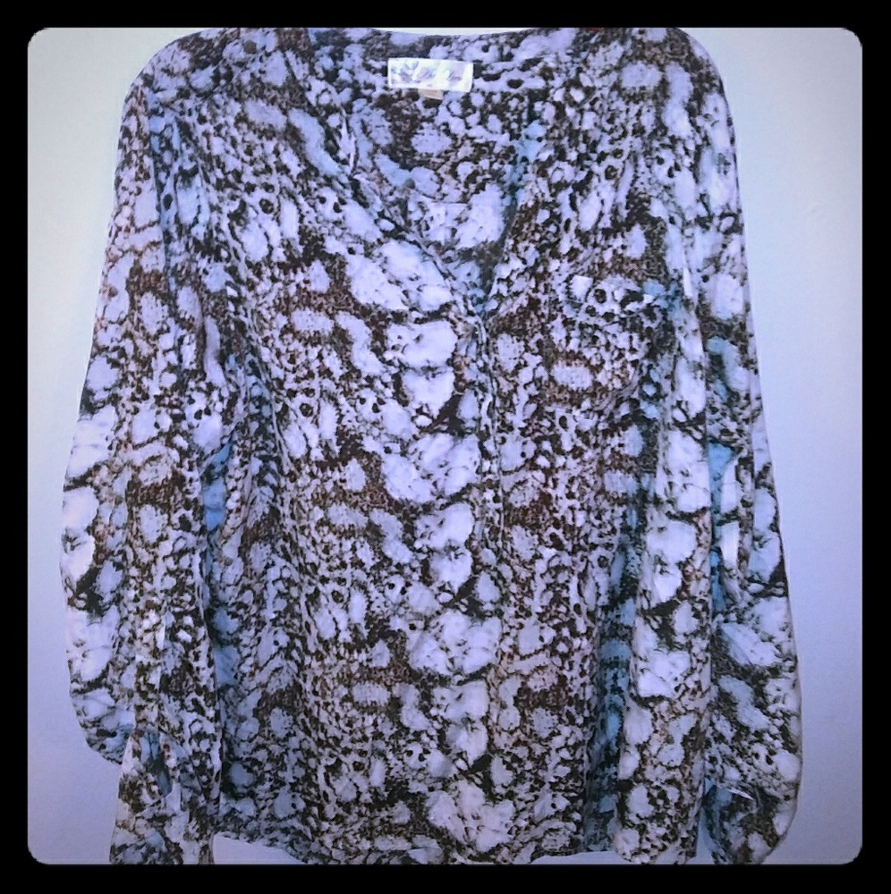 Women's Top with gold buttons and shoulder accents