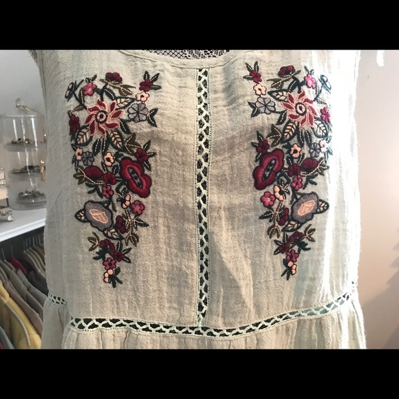 NWT Mint Embroidered Dress ~ Large - Picture 3 of 5