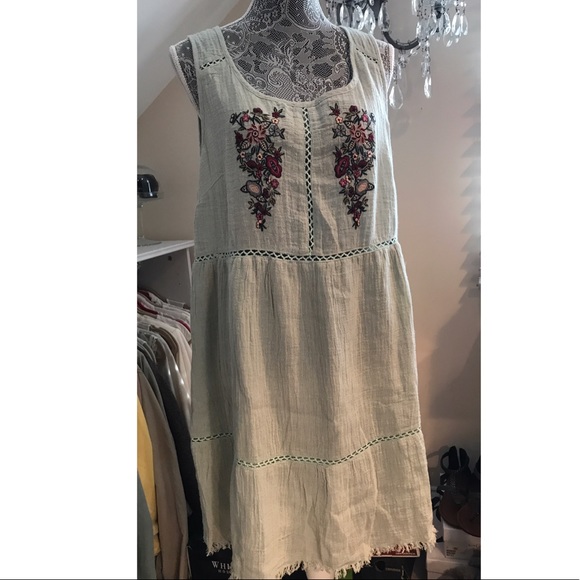 NWT Mint Embroidered Dress ~ Large - Picture 4 of 5