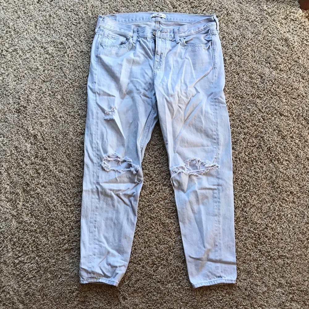 Lightwash Distressed Hollister Jeans
