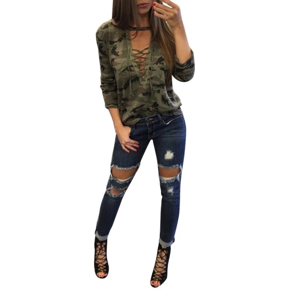 Just in🌸 Camo criss cross top