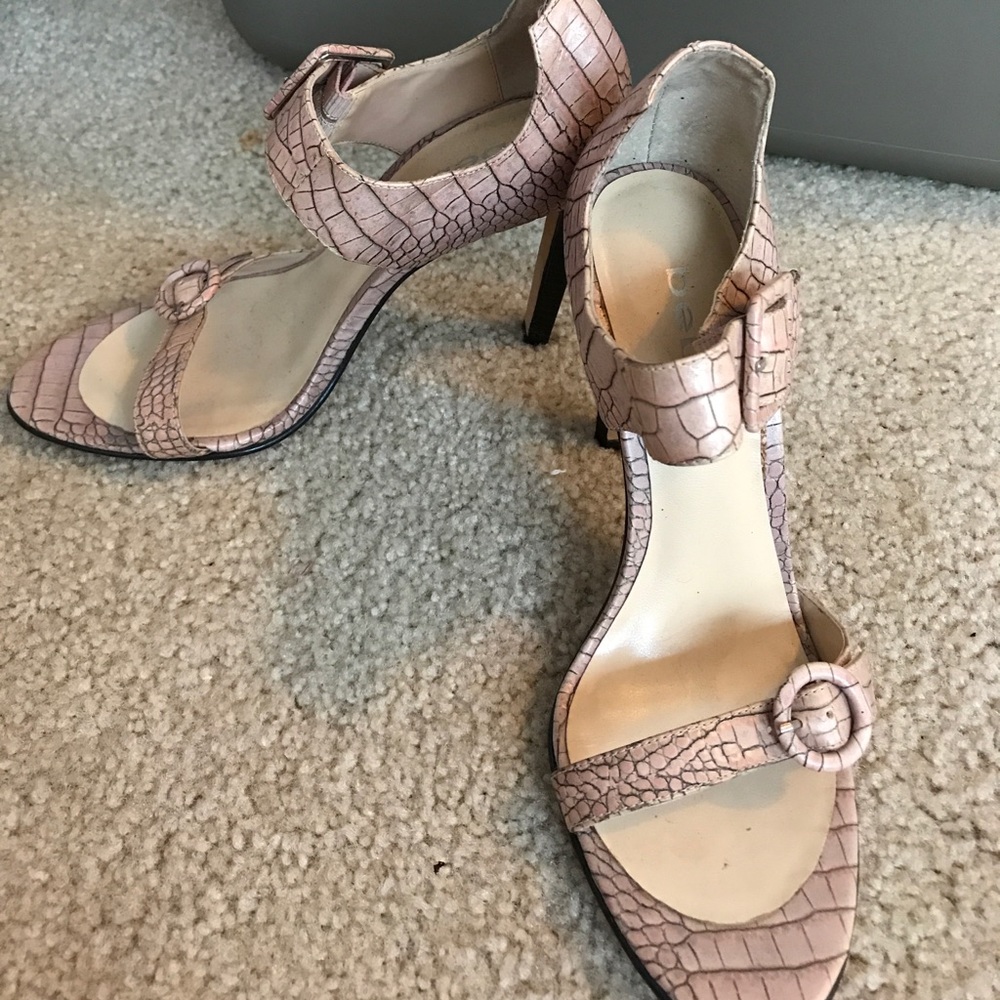 Bebe leather heels 👠