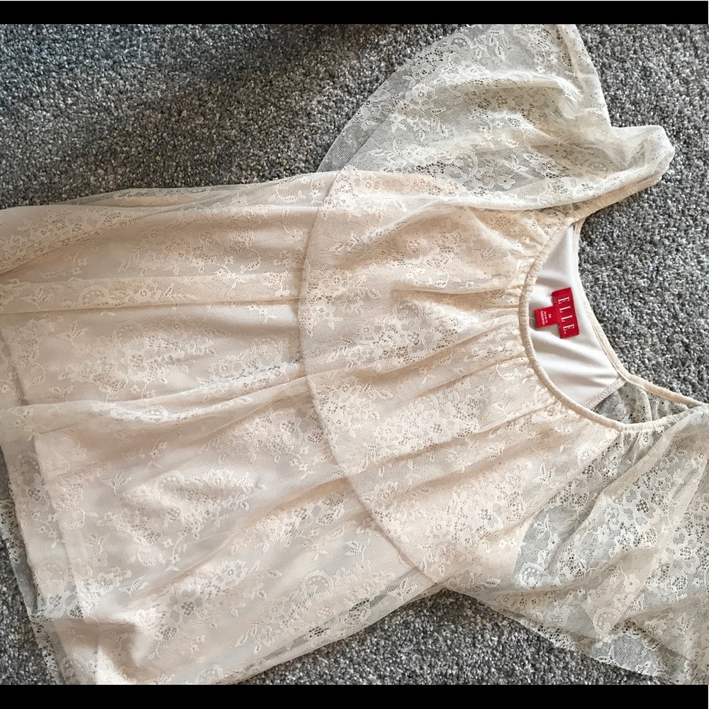 NEW Lacey blouse cream 🌟