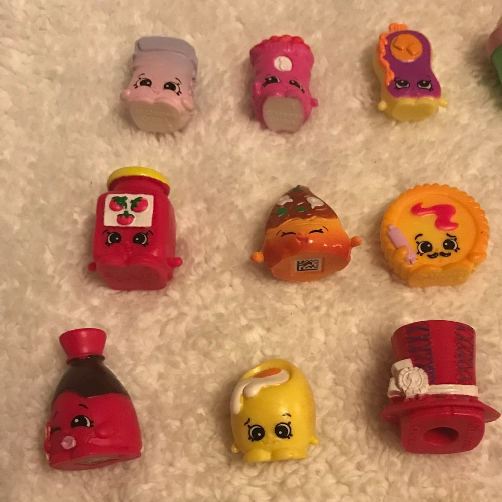 Lot of 18 shopkins