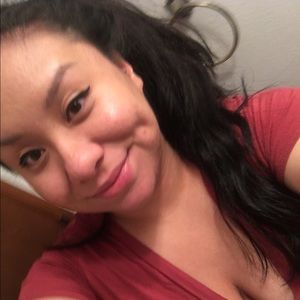 Meet your Posher, Yesenia