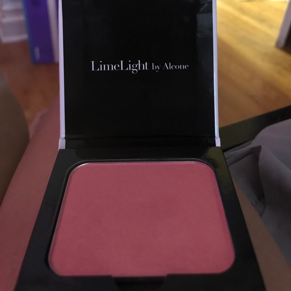 Perfect blush - Picture 2 of 3