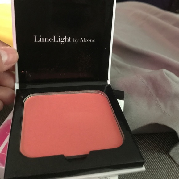 Perfect blush - Picture 3 of 3