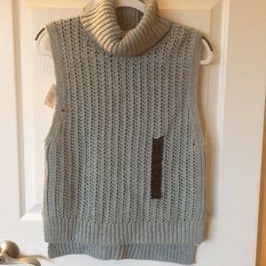Turtle neck vest