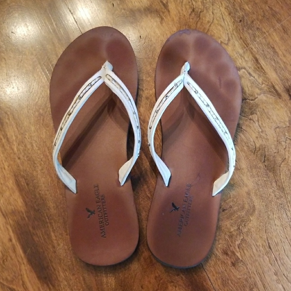 FREE W $15 PURCHASEAmerican Eagle White Flip Flops